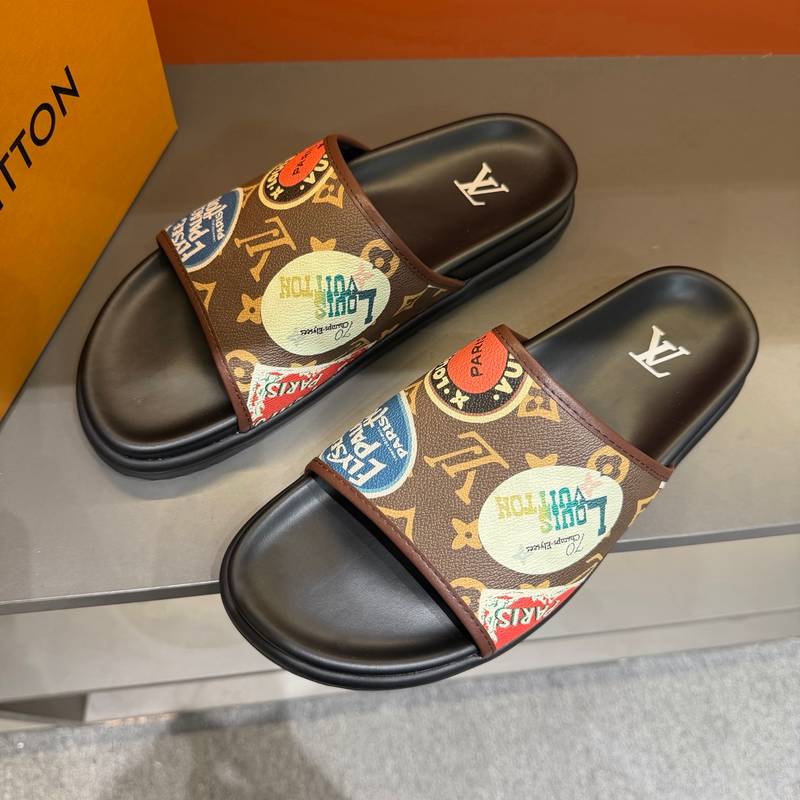 Claquettes Louis Vuitton monogram avec imprimé patchs colorés – semelle confort – Image 15