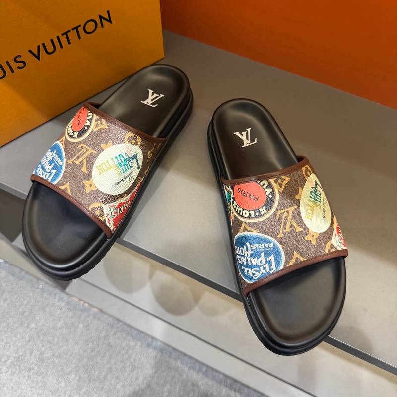 Claquettes Louis Vuitton monogram avec imprimé patchs colorés – semelle confort – Image 17
