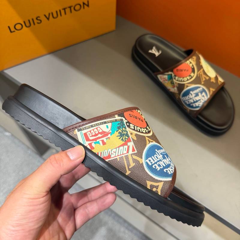 Claquettes Louis Vuitton monogram avec imprimé patchs colorés – semelle confort – Image 18