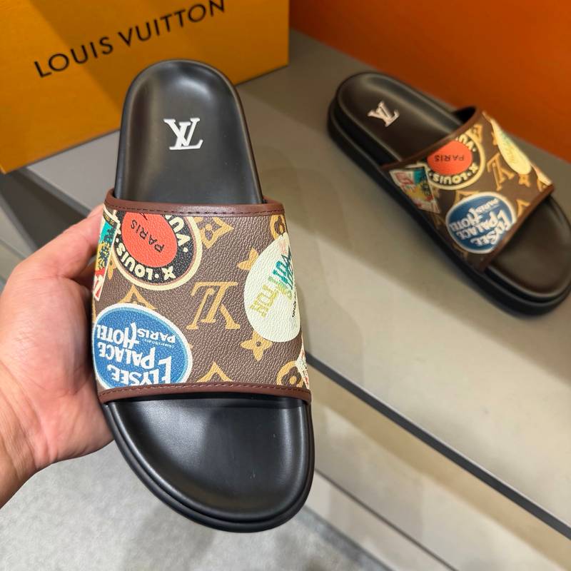 Claquettes Louis Vuitton monogram avec imprimé patchs colorés – semelle confort – Image 19