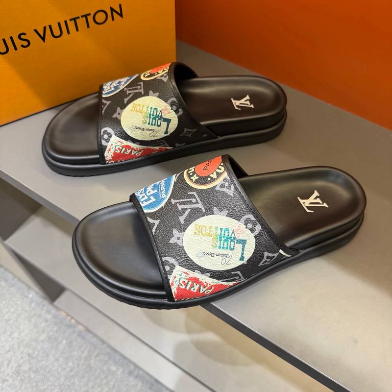 Claquettes Louis Vuitton monogram avec imprimé patchs colorés – semelle confort