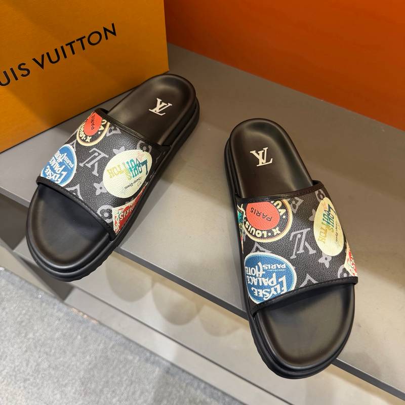 Claquettes Louis Vuitton monogram avec imprimé patchs colorés – semelle confort – Image 5
