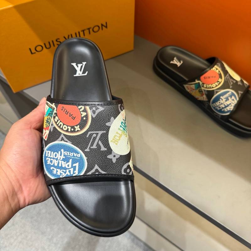 Claquettes Louis Vuitton monogram avec imprimé patchs colorés – semelle confort – Image 27