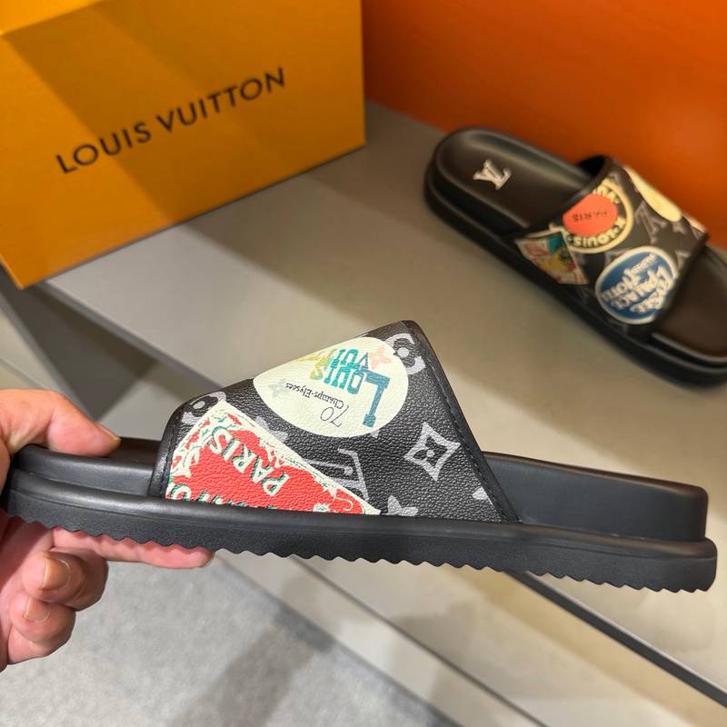 Claquettes Louis Vuitton monogram avec imprimé patchs colorés – semelle confort – Image 28