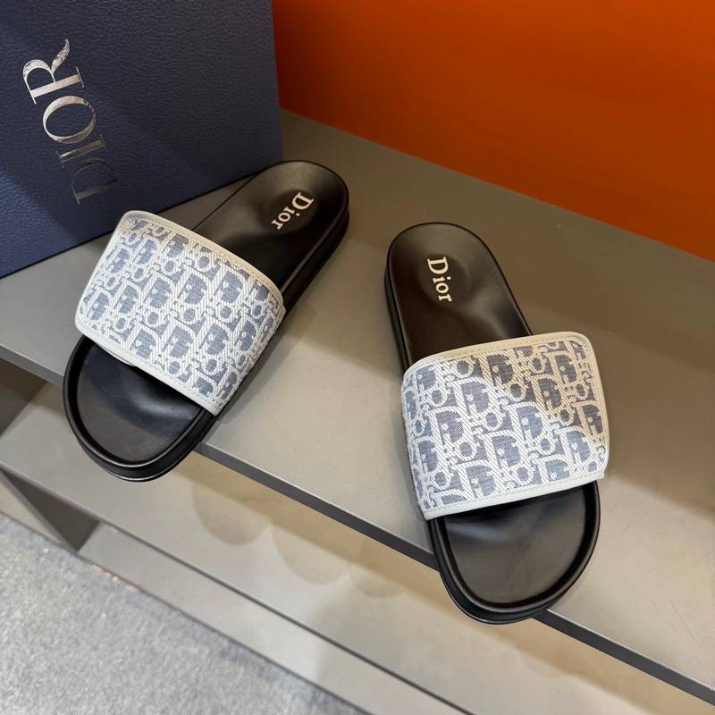 Claquettes Dior en toile monogram – Confort premium et design iconique – Image 9